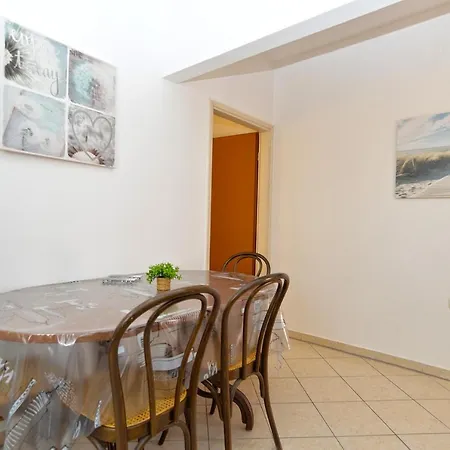 Marija 1124 Apartamento